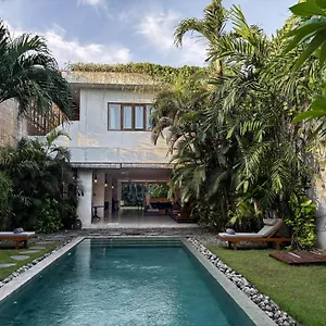 Villa Chocolat, Seminyak